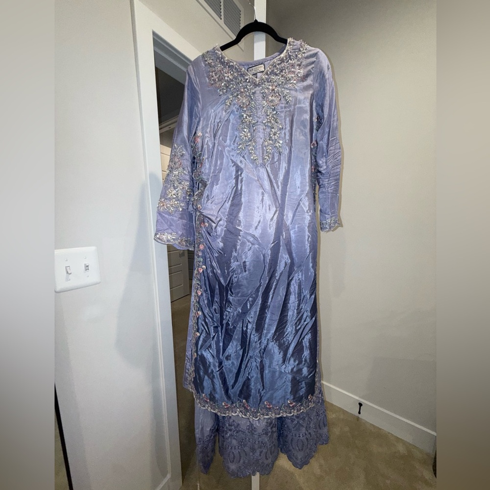 AJR Fancy Raw Silk 3 Piece Pakistani Suit - Picture 2 of 6